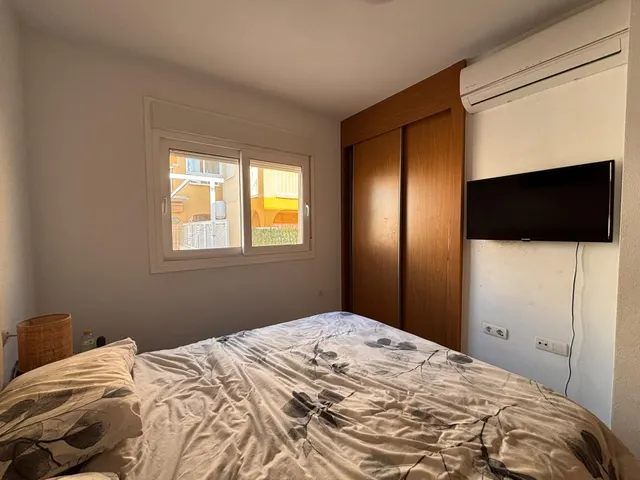 Apartamento con solárium, barbacoa, piscina comunitaria y vistas al mar en El Alamillo — 10
