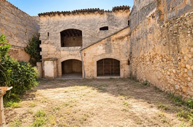 Casa para reformar con jardín en Sa Pobla — 2