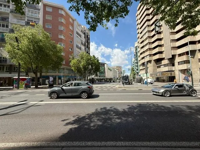 VENTA OFICINA ENTRESUELO, MUY CENTRICA JUNTO PLAZA FUENSANTA