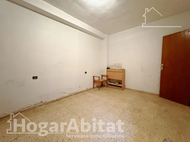 AMPLIA CASA PARA REFORMAR CON GARAJE Y TERRAZA EN EL CENTRO — 31