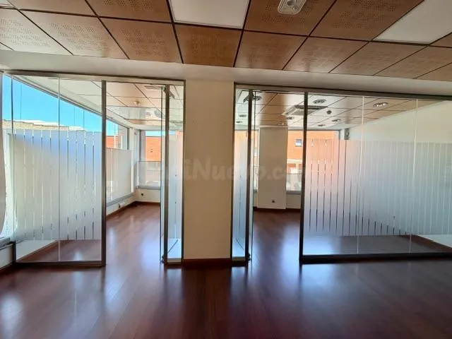 LOCAL EN UNA PLANTA, EN ESQUINA, ACONDICIONADO — 2