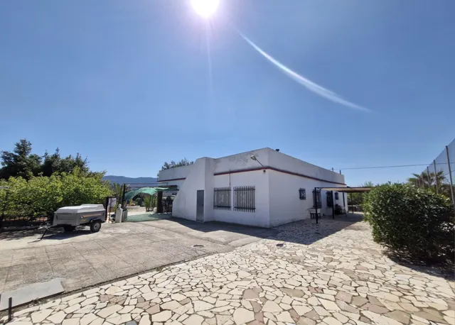 CASA CON TERRENO EN HONDON DE LAS NIEVES — 28