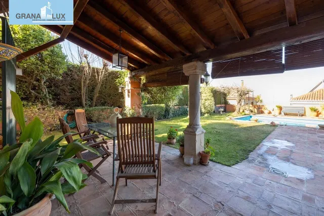 GRAN CASA CON PISCINA EN COLINAS BERMEJAS, MONACHIL — 46