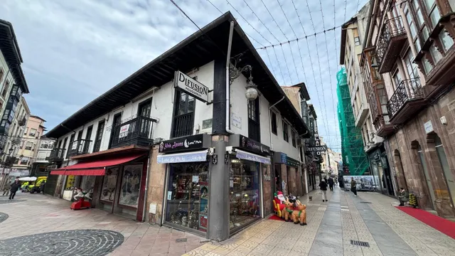 PRIMER PISO DE 146 M. ÚTILES EN LA ZONA MÁS CENTRICA DE TORRELAVEGA — 8