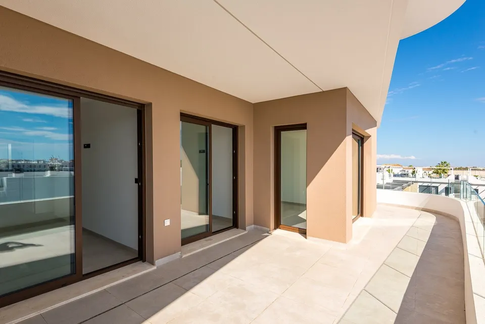 Apartamento de 3 dormitorios en Punta Prima