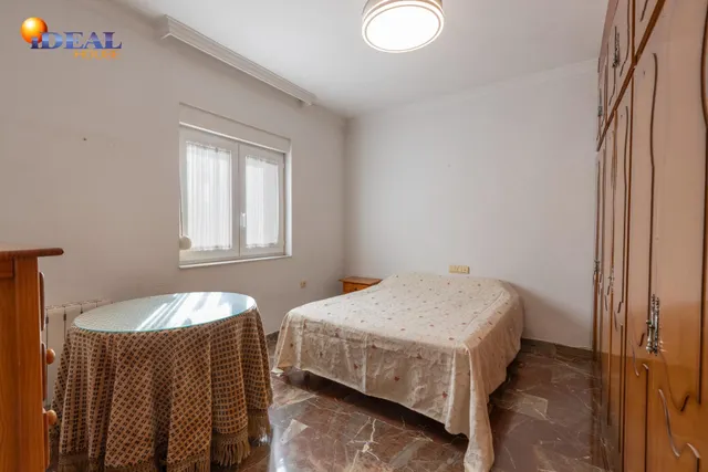 Casa en esquina en venta en Las Gabias — 49