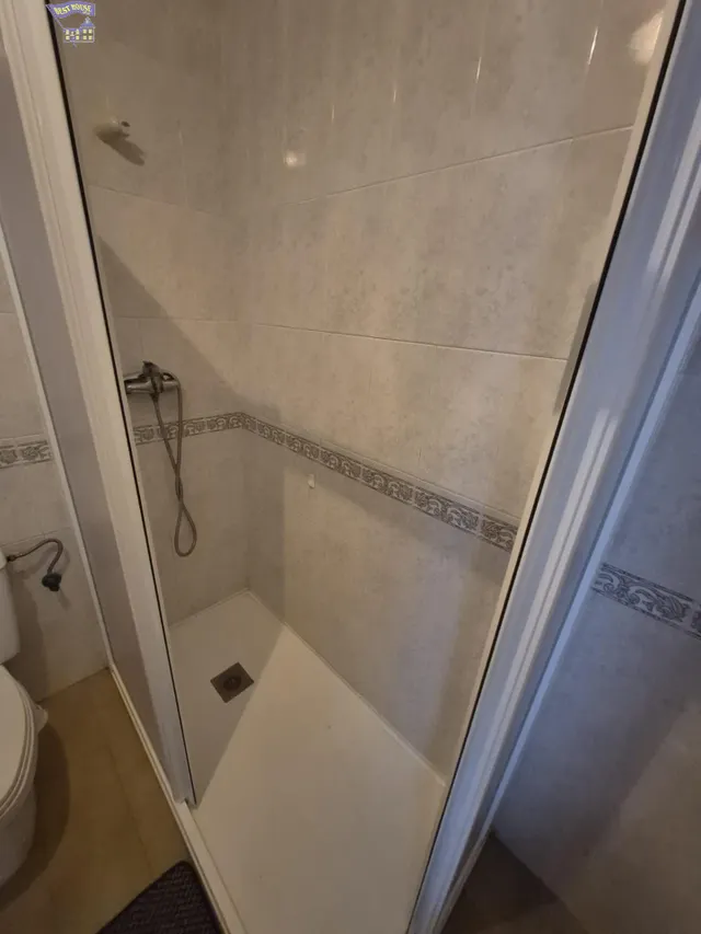 SE VENDE PISO POR LA ZONA CENTRO — 12