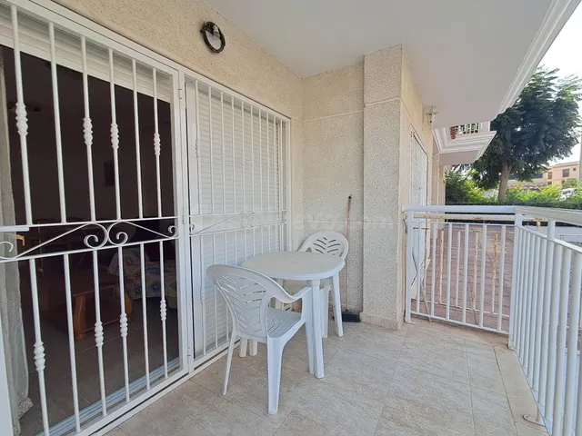 Apartamento con jardín de 40m2 en planta baja en Los Collado - foto 2