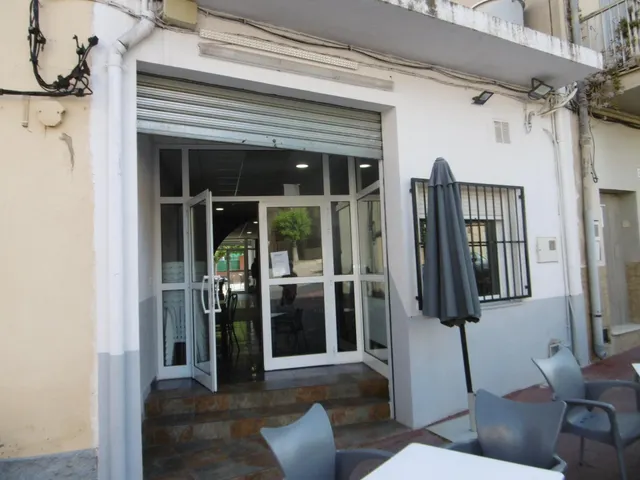 SOLAR CON LOCAL COMERCIAL EN PLANTA BAJA ACTUALMENTE CON NEGOCIO DE BAR — 10