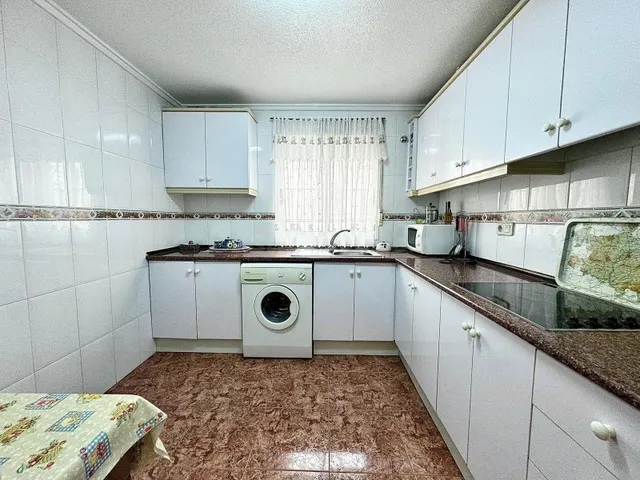 InmoConchiAIO Alquila en Torrevieja a 100m2 de la playa piso - foto 5