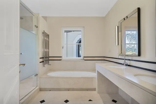 Chalet 5 habitaciones 720m² en venta - Costa del Sol — 24