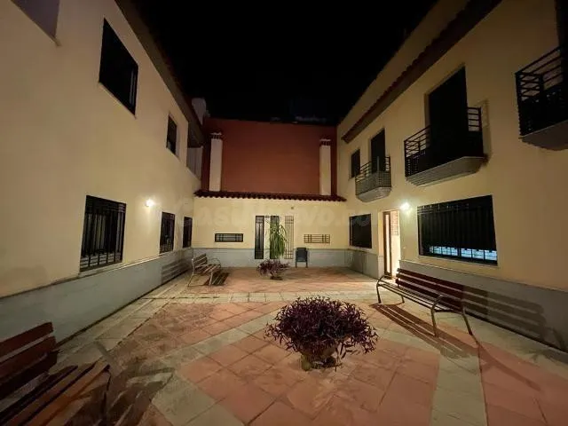 Amplia y Acogedora Casa de 3 Dormitorios con Garaje y Solári - foto 3