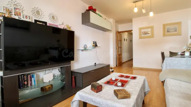 Piso en venta en Churriana de la Vega – Luminoso y con plaza - foto 2