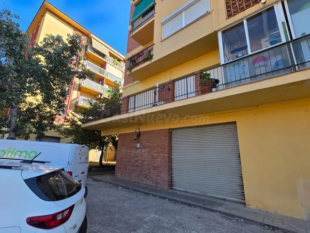 Gran Oportunidad! Amplio Local - Almacén de 122 m2 en el Cen - foto 2