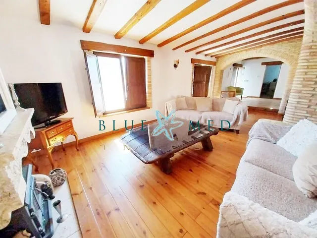 Sorprendente casa de campo con 4 dormitorios y 3 baños. — 11