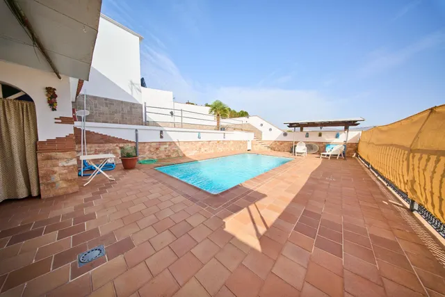 🏡ESPECTACULAR CASA DE 380m2 CON PISCINA PRIVADA, TERRAZA, DO