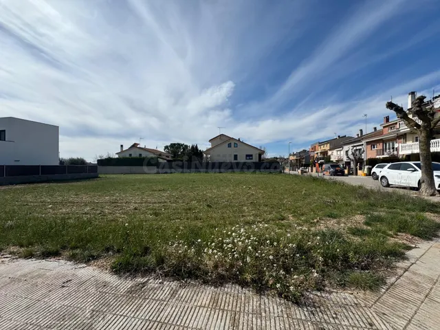 Solar esquinero en la mejor zona de Prats de Rei con 526 m2  - foto 2