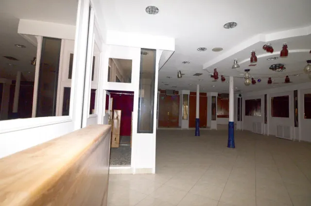 Urbis te ofrece un local comercial en venta en Béjar, Salamanca. — 12