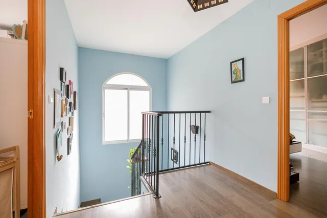 ¡Tu nuevo hogar te espera en Churriana de la Vega! Casa adosada con patio, garaje y futura parada de metro a pocos pasos. — 14