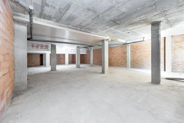 ESPECTACULAR LOCAL COMERCIAL EN GRANADA — 11