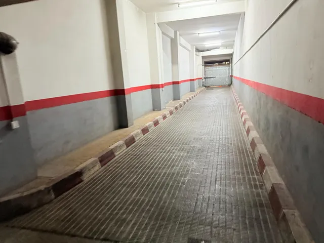 PLAZA GARAJE EN ZONA EXPOSICION, A POCA DISTANCIA DEL ESTADIO DE FUTBOL MESTALLA — 8