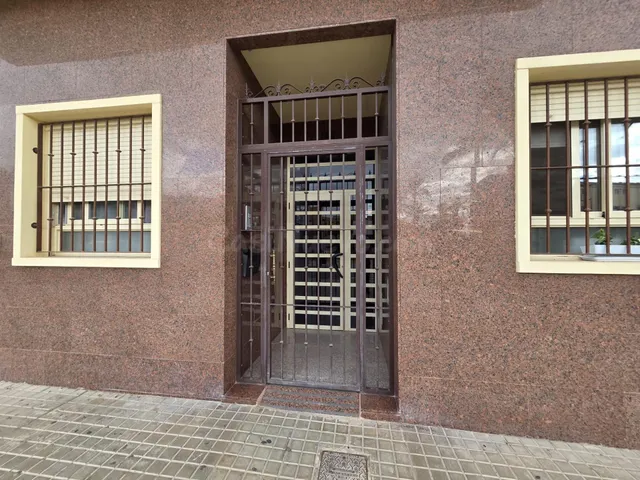 AMPLIA VIVIENDA DE 3 DORMITORIOS CON ASCENSOR EN ELCHE - foto 3