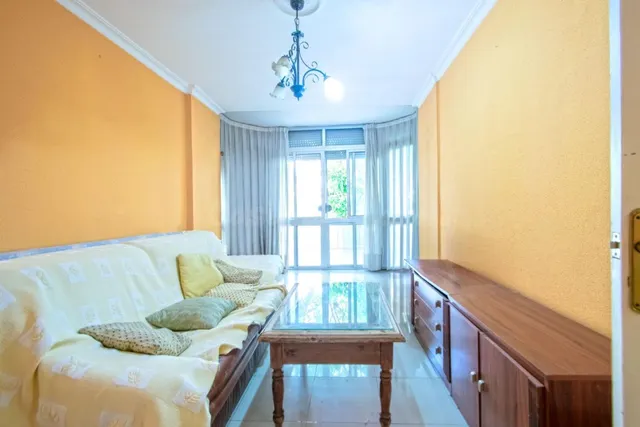 Magnífico piso junto Manuel Siurot con gran patio!! — 3