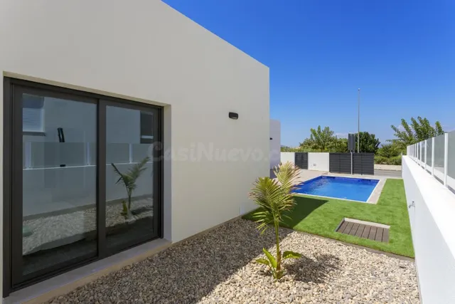 SE VENDE Bonita Villa Moderna en Daya Nueva , Chalet en ALIC - foto 5