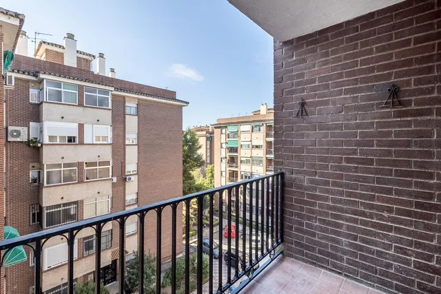 Espacio, luz y comodidad en una vivienda con grandes posibilidades en zona Alcampo — 3