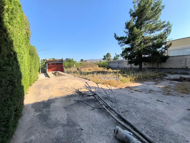 Casa independiente con parcela, 5 dormitorios y garaje en Alquerías (Murcia) — 12