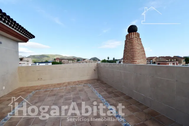 ESPECTACULAR CHALET CON PISCINA, GARAJE, TERRAZA Y ASCENSOR — 3