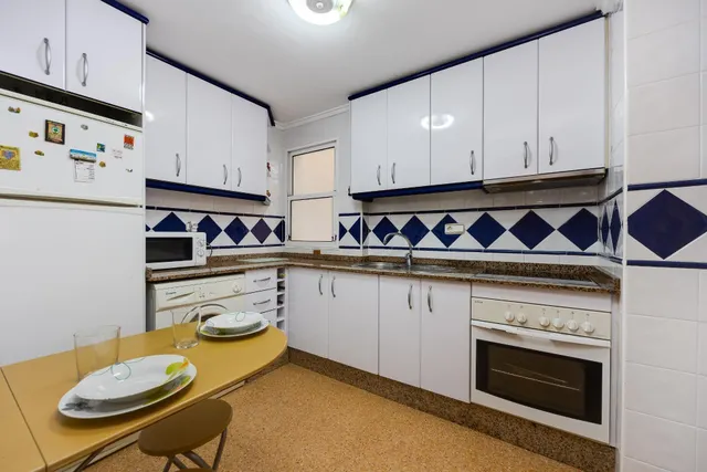 Gran apartamento en torrevijea : 2 hab, 1 baño — 3