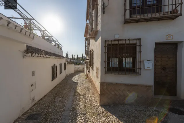 Terreno urbano en venta - Albaycin — 18