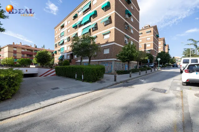 Plaza de garaje y trastero junto al Hospital de Traumatología — 10