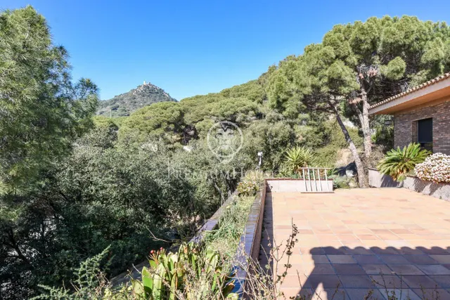 Casa en venta en plena montaña con piscina y vistas al mar en Cabrera de Mar — 27