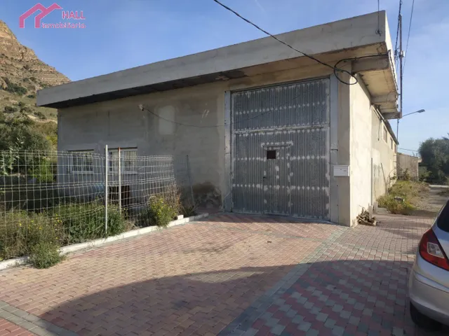 PARCELA CON VIVIENDA Y NAVE — 10