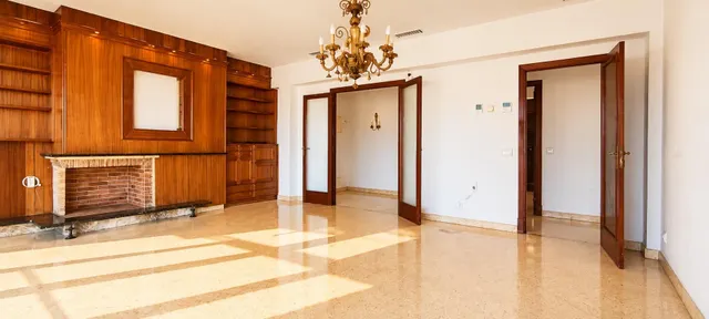 Amplio y luminoso piso en el centro de Palma con posibilidad de parking — 10