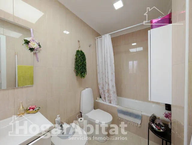 REFORMADO CON TERRAZA, PISCINA Y GARAJE CERCA DE LA PLAYA — 39