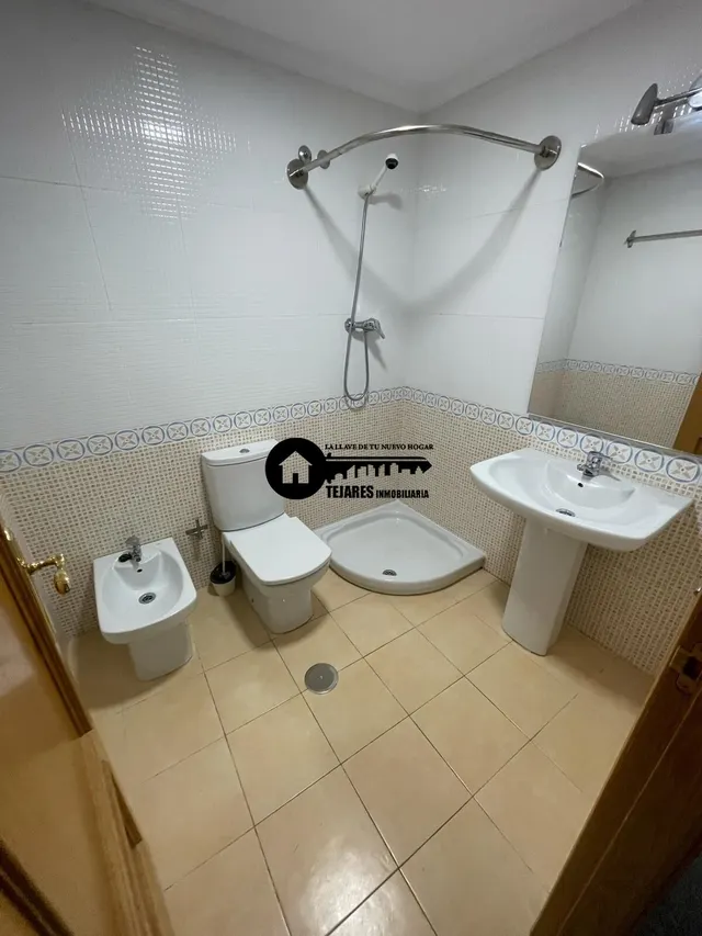 INMOBILIARIA TEJARES ALQUILA PISO ZONA CENTRO-TEJARES — 9