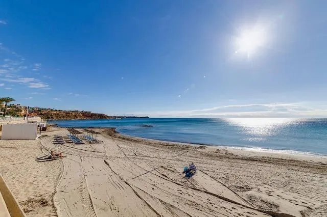 Apartamento junto a la playa de Aguamarina — 25