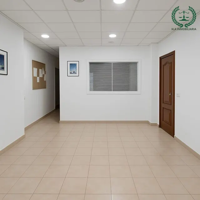 Amplio Local Comercial en Alquiler en el Corazón de Pedrezuela — 4