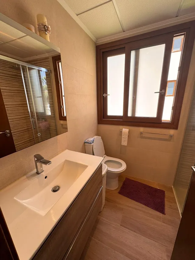 Apartamento con piscina comunitaria, Alicante, Torrevieja. 2 habitaciones, 80 m2, 500 metros del mar — 17