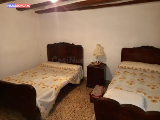 Se vende casa en el centro de Novallas - foto 4