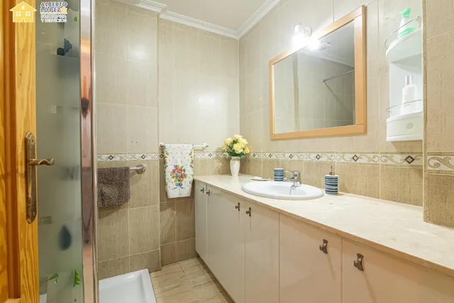 Piso soleado esquina con terraza y piscina comunitaria en El Altet — 22