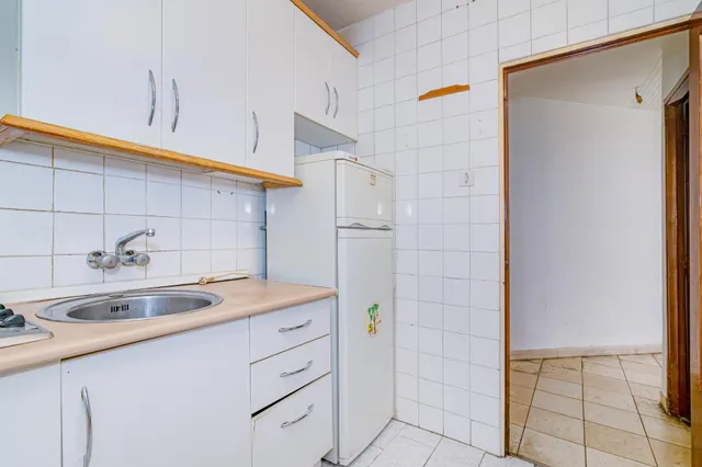 Oportunidad Única: Amplio Piso para Reformar en Camino de Ronda ✨ — 14