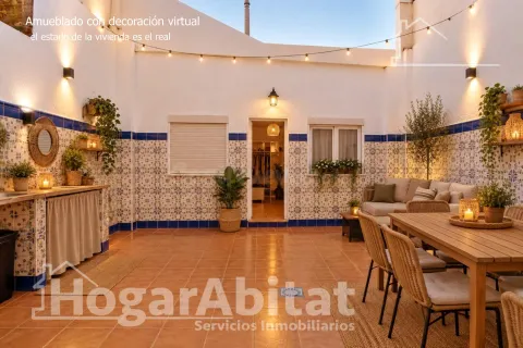 Gran patio privado y excelente ubicación en esta amplia planta baja en El Cabanyal