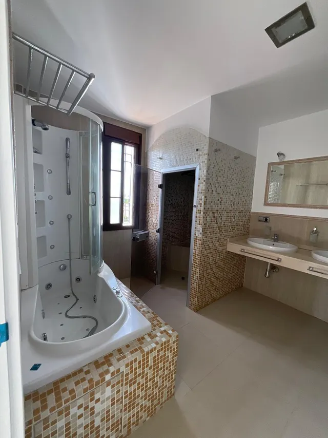 Bonita casa en Venta en la Ur. Campo Alegre de Alcalá de Guadaira. — 22