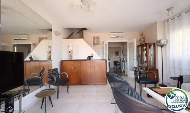 A solo 300 metros del mar: hogar con encanto en La Farella — 5