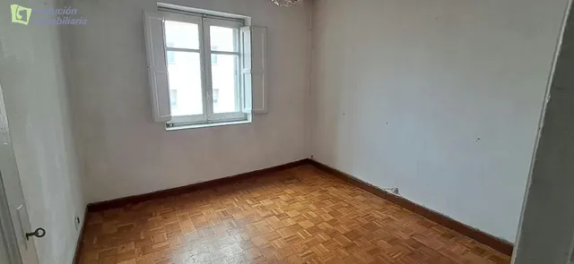 SE VENDE APARTAMENTO LUMINOSO CON GRAN POTENCIAL EN ZONA ALCAMPO EN BURGOS. — 7