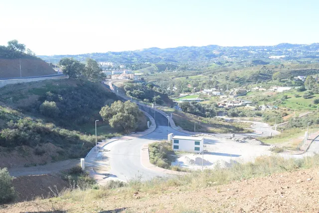 Parcela única con vistas al Mediterráneo en Mijas - foto 3